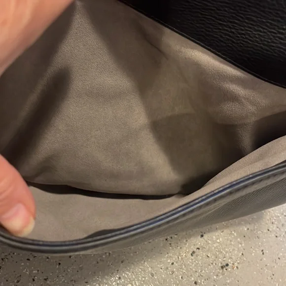 VINCE CAMUTO BARNA LEATHER SADDLE BAG BLACK WITH GOLD TONE HARDWARE - Picture 9 of 16